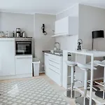 2-zimmer 57m² Mit King Size Bett Und Kueche *